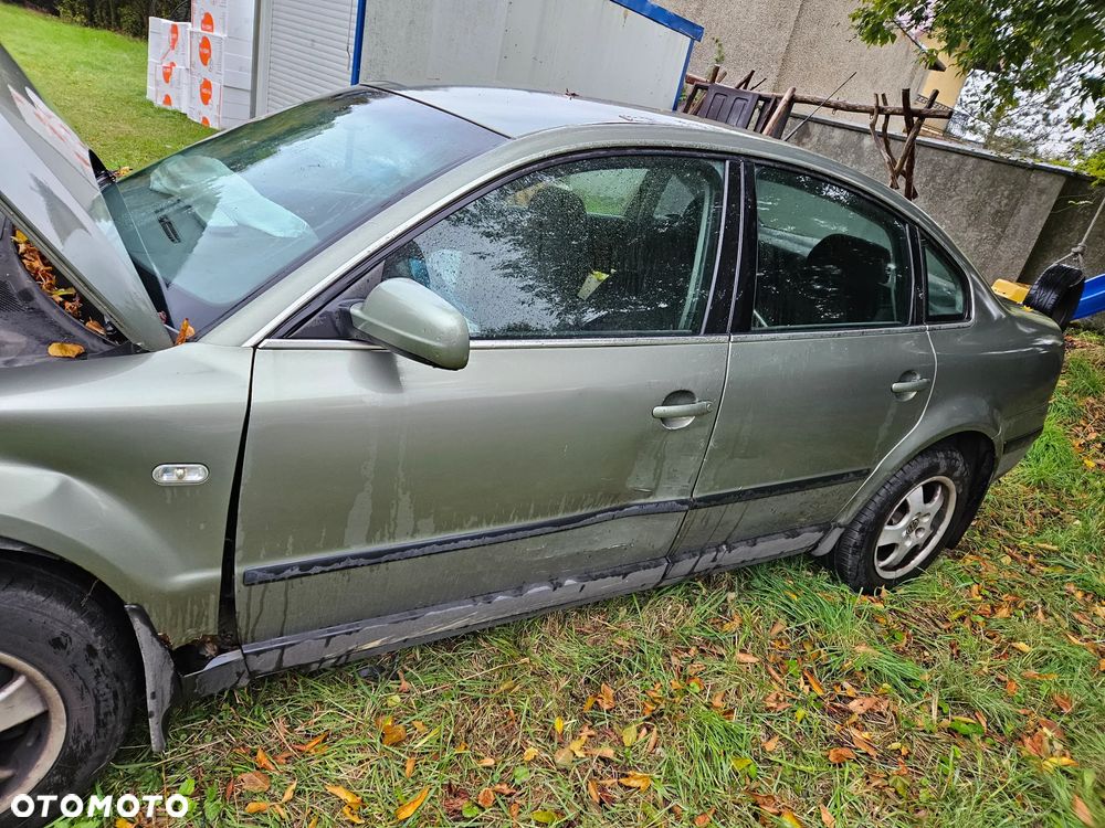 Volkswagen Passat 1.9 TDI Comfortline - 3