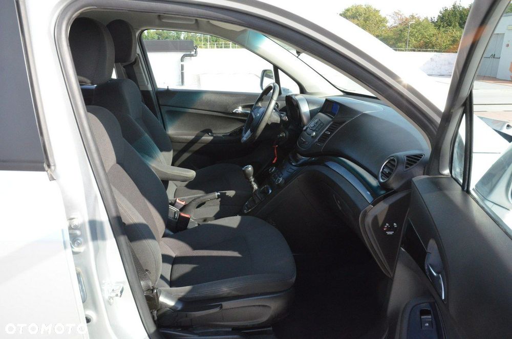 Chevrolet Orlando - 23