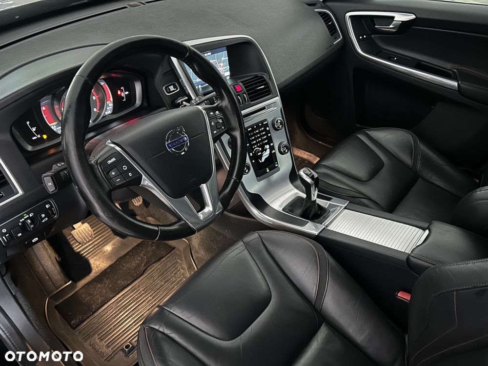 Volvo XC 60 D3 Drive-E R-Design Kinetic - 14