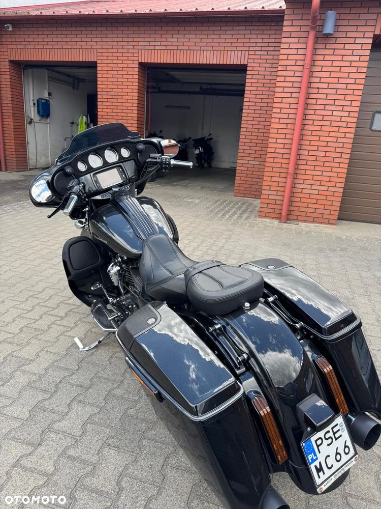 Harley-Davidson CVO Street Glide - 7