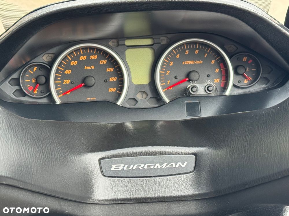 Suzuki Burgman - 13