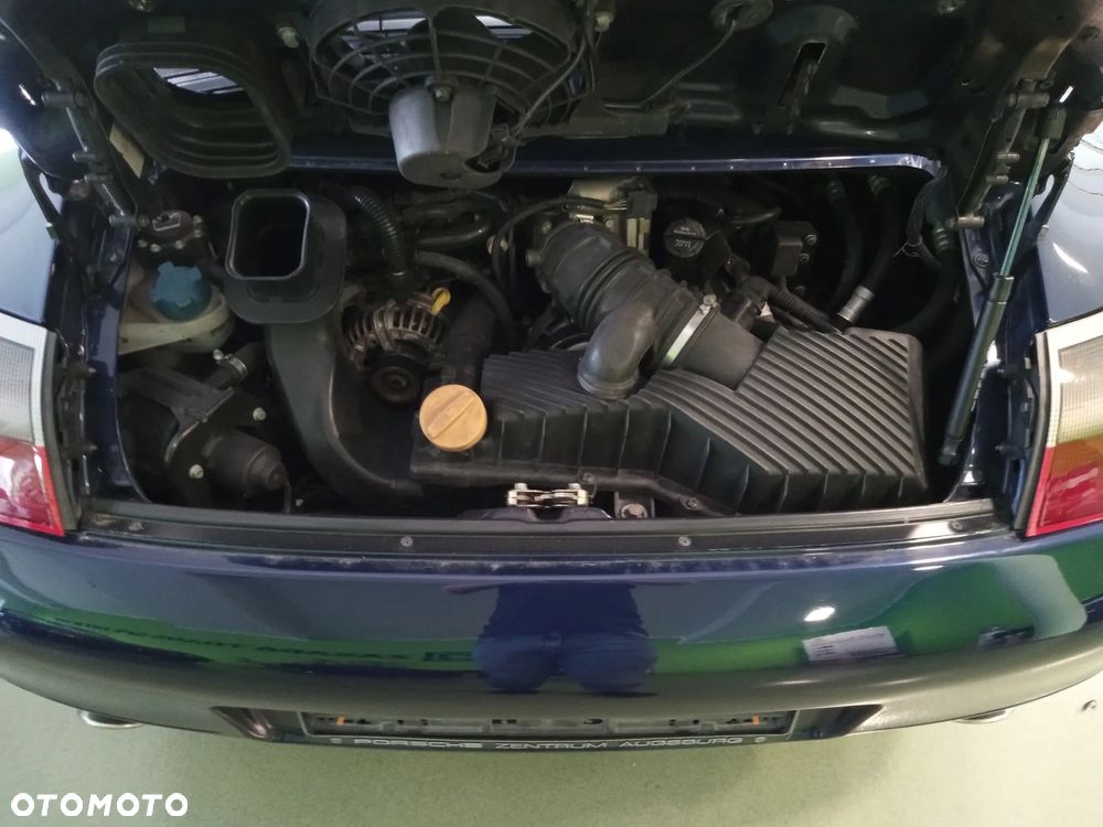 Porsche 911 Carrera 4 - 5