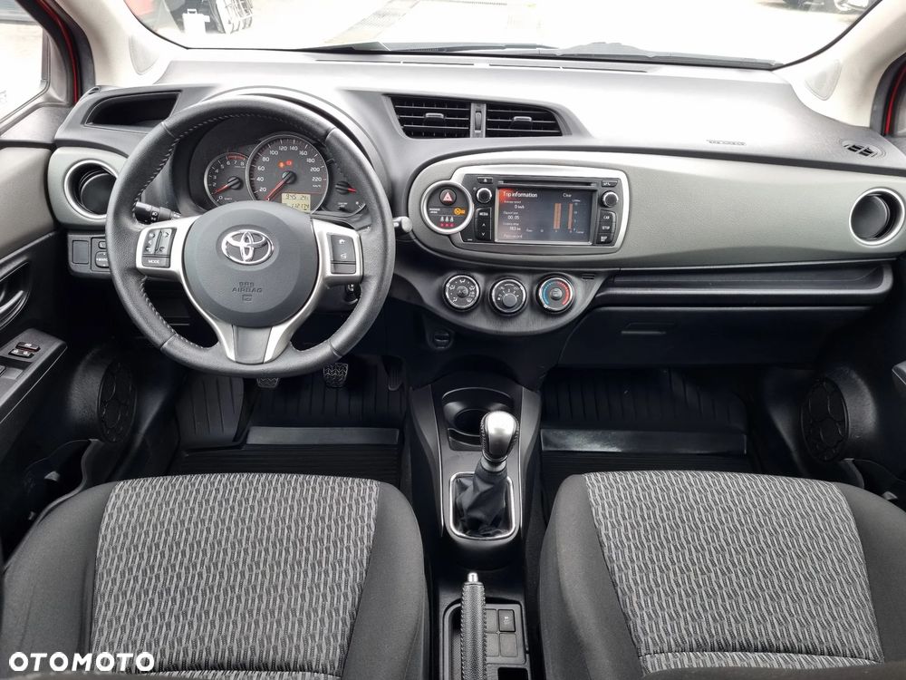 Toyota Yaris 1.33 Premium EU6 - 12