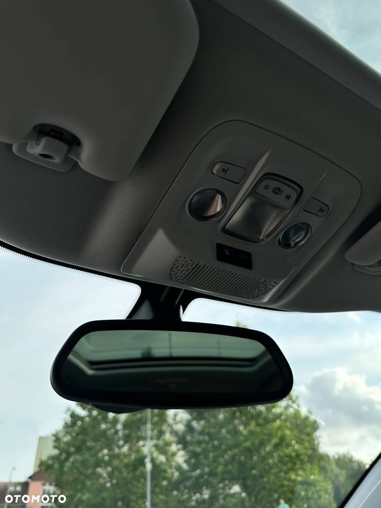 Peugeot 2008 1.2 Pure Tech Allure S&S EAT6 - 11