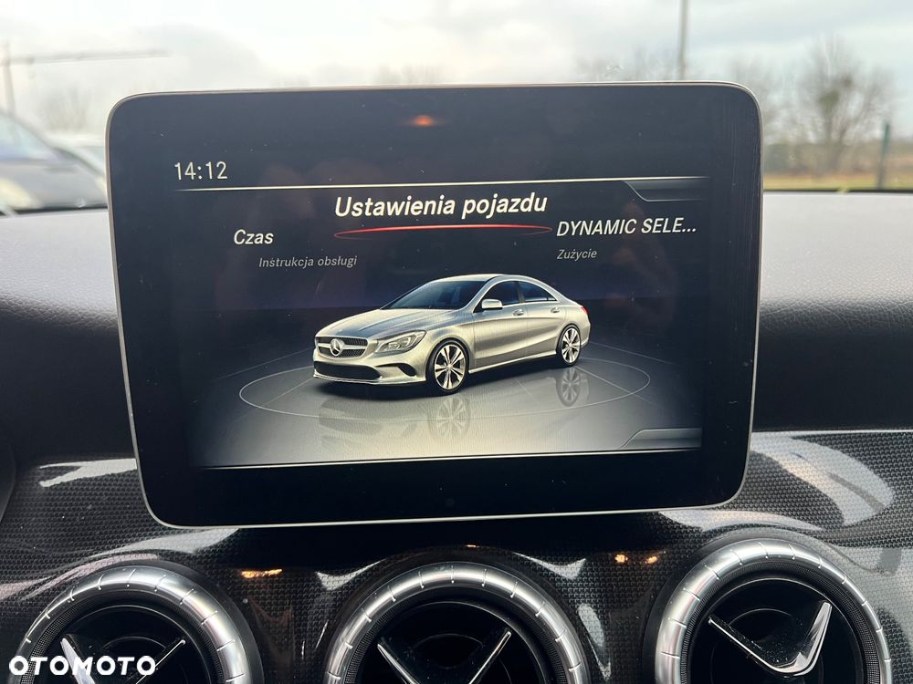 Mercedes-Benz CLA 200 7G-DCT UrbanStyle Edition - 16