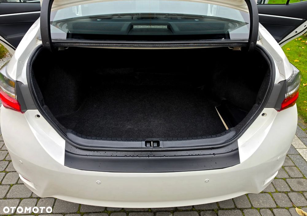 Toyota Corolla 1.6 Premium - 40
