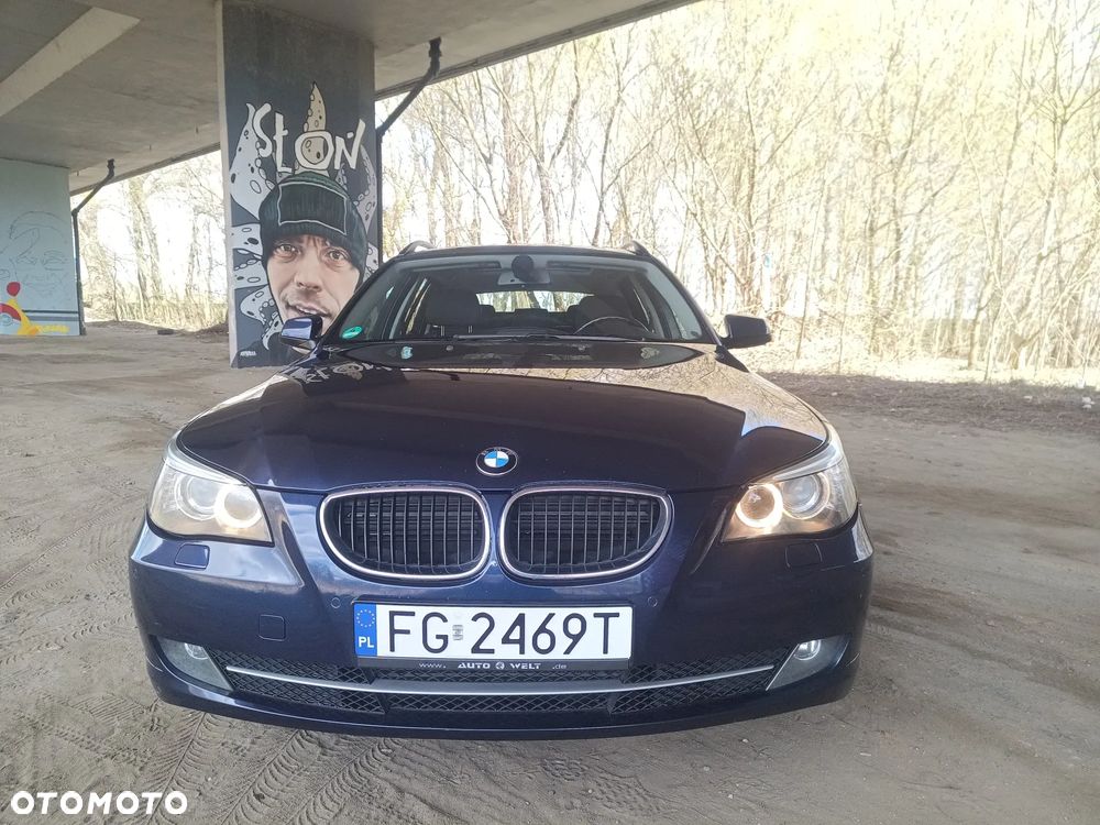 BMW Seria 5 520d - 28