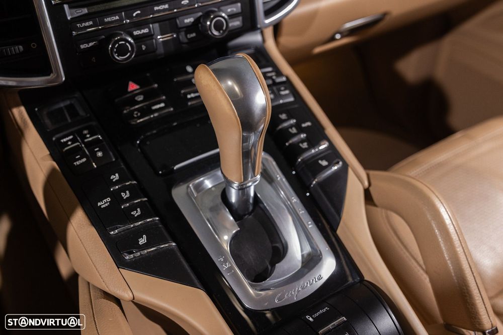 Porsche Cayenne - 15