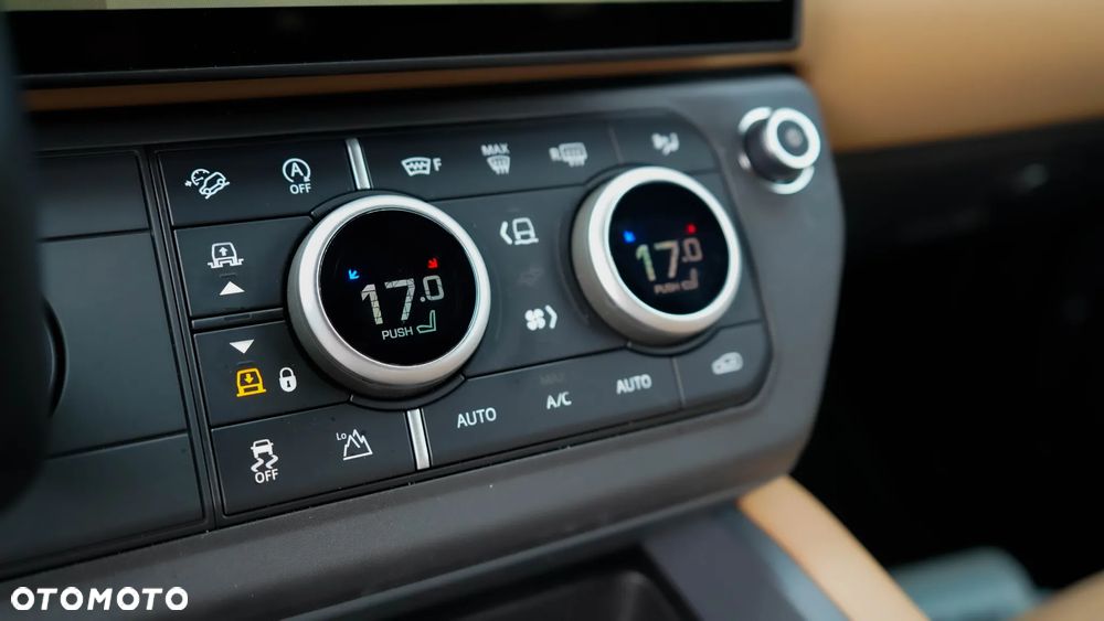 Land Rover Defender 3.0 D350 mHEV X-Dynamic SE - 23