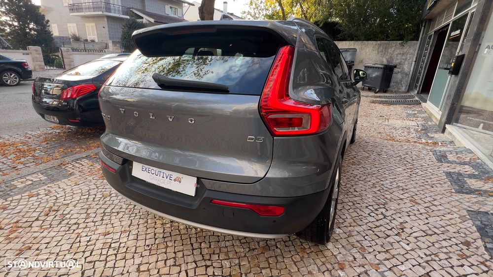 Volvo XC 40 2.0 D3 Momentum Plus Geartronic - 4