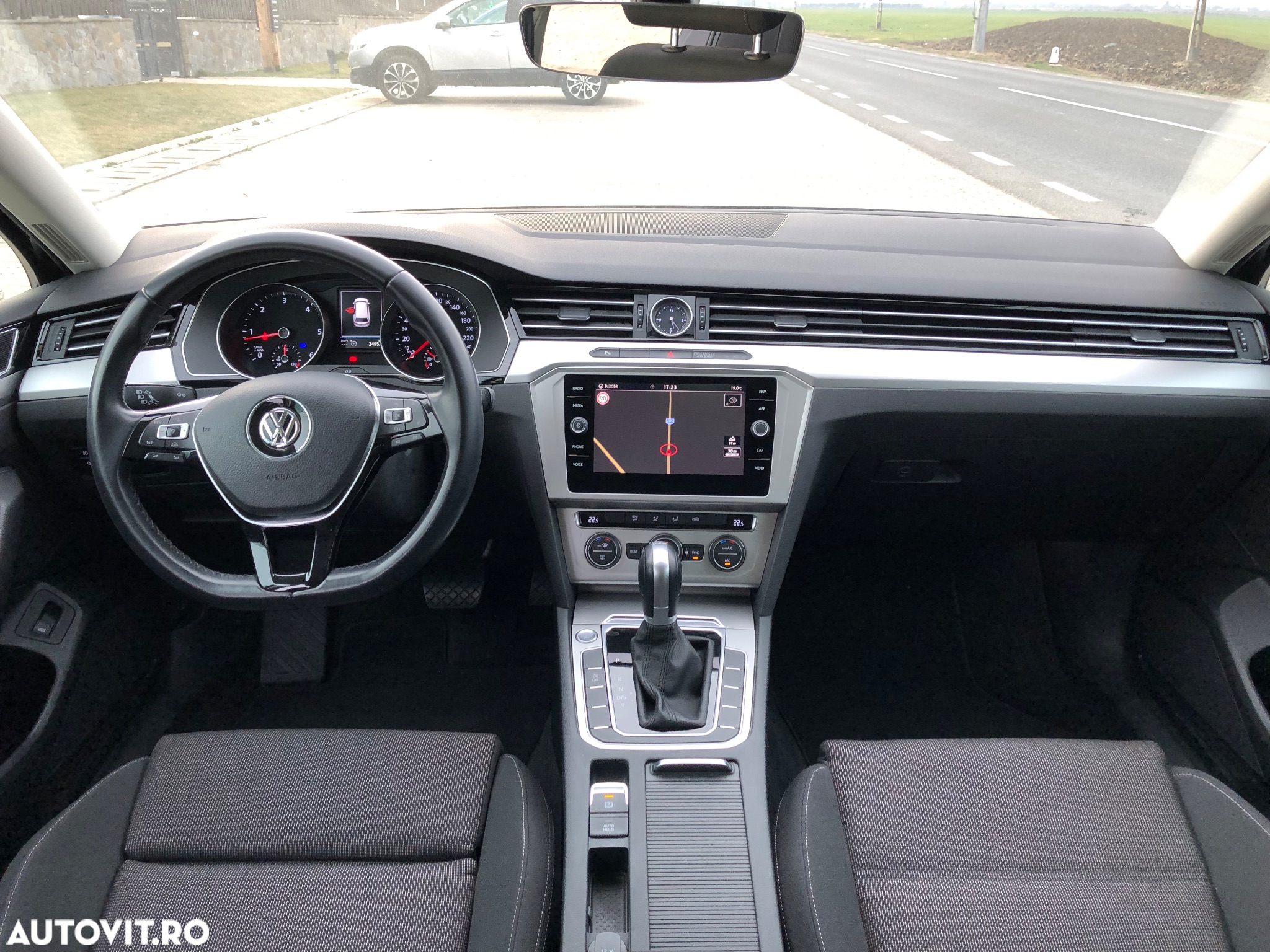 Volkswagen Passat Variant 1.6 TDI SCR DSG Business - 5