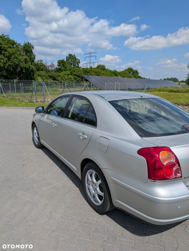 Toyota Avensis 1.8 VVT-i - 4