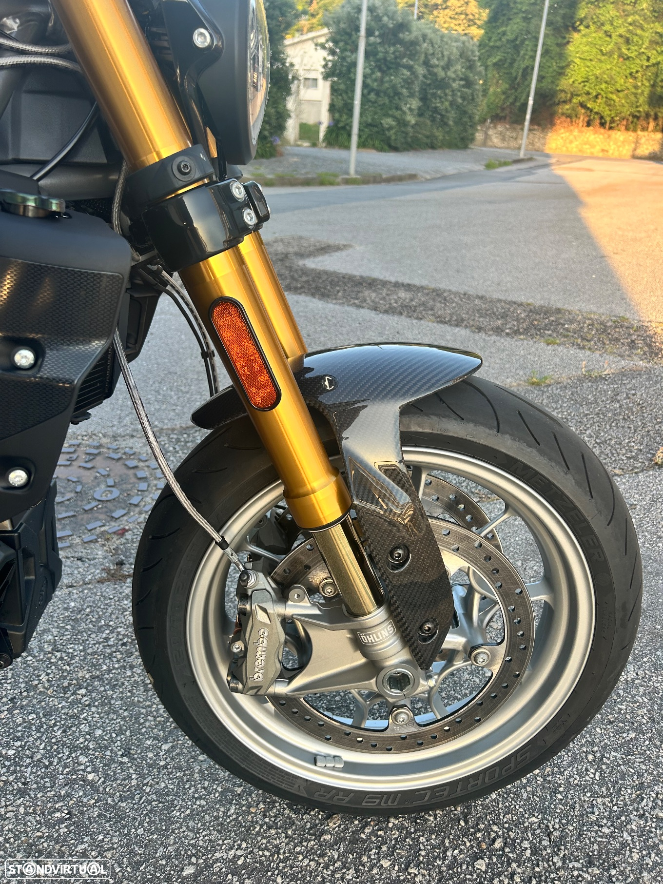 Indian FTR Carbon R - 9