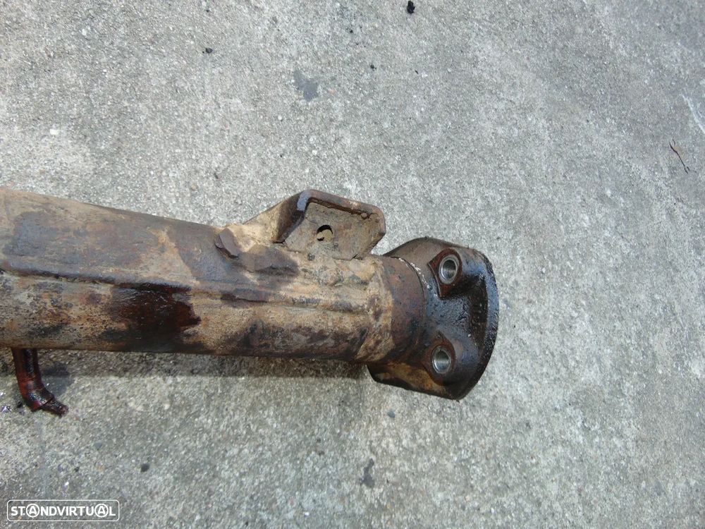 Isuzu Trooper eixo traseiro - 3