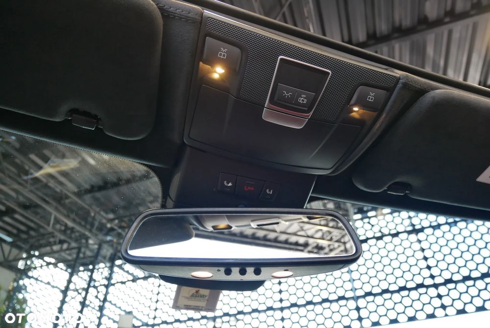 Mercedes-Benz SL 63 AMG - 24