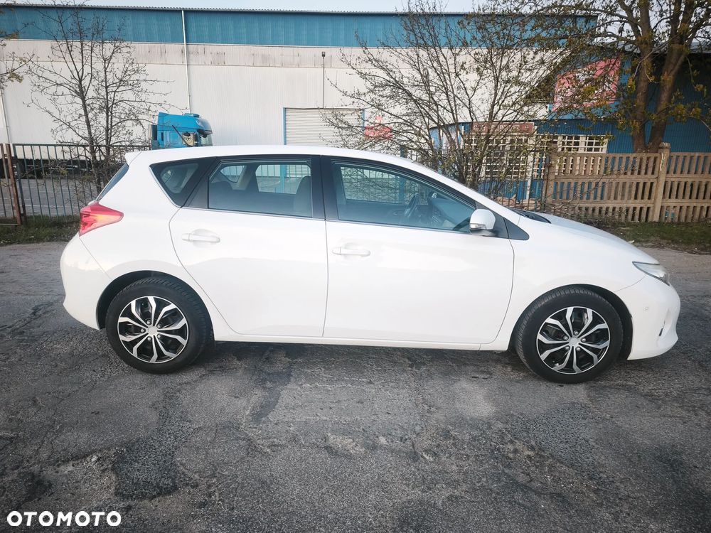 Toyota Avensis - 7