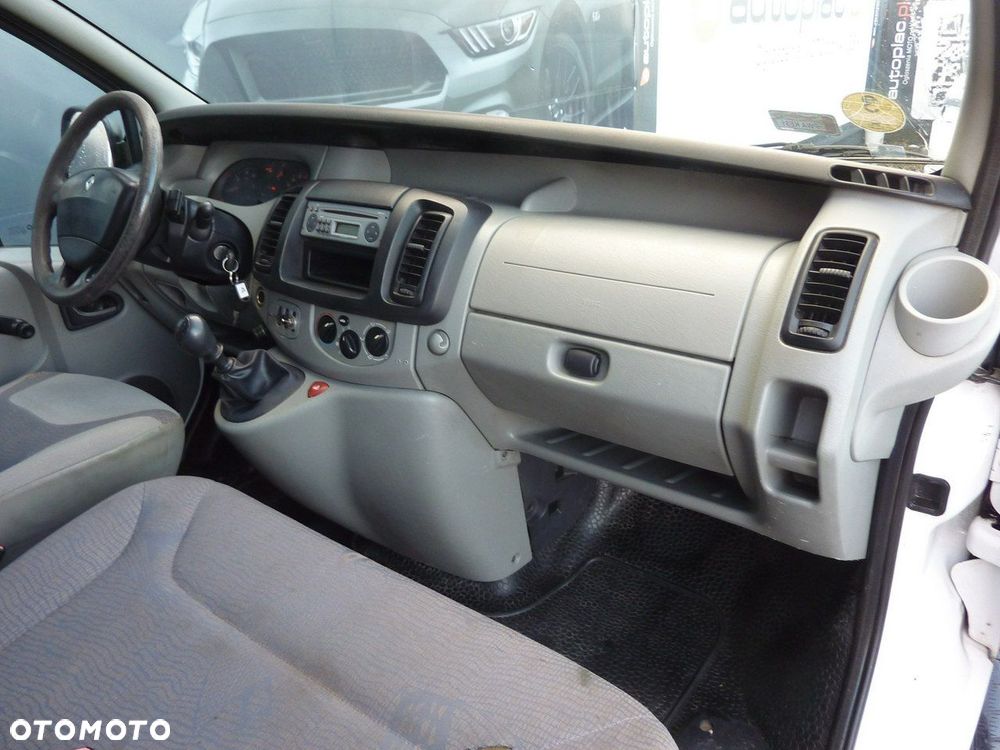 Renault Trafic - 12