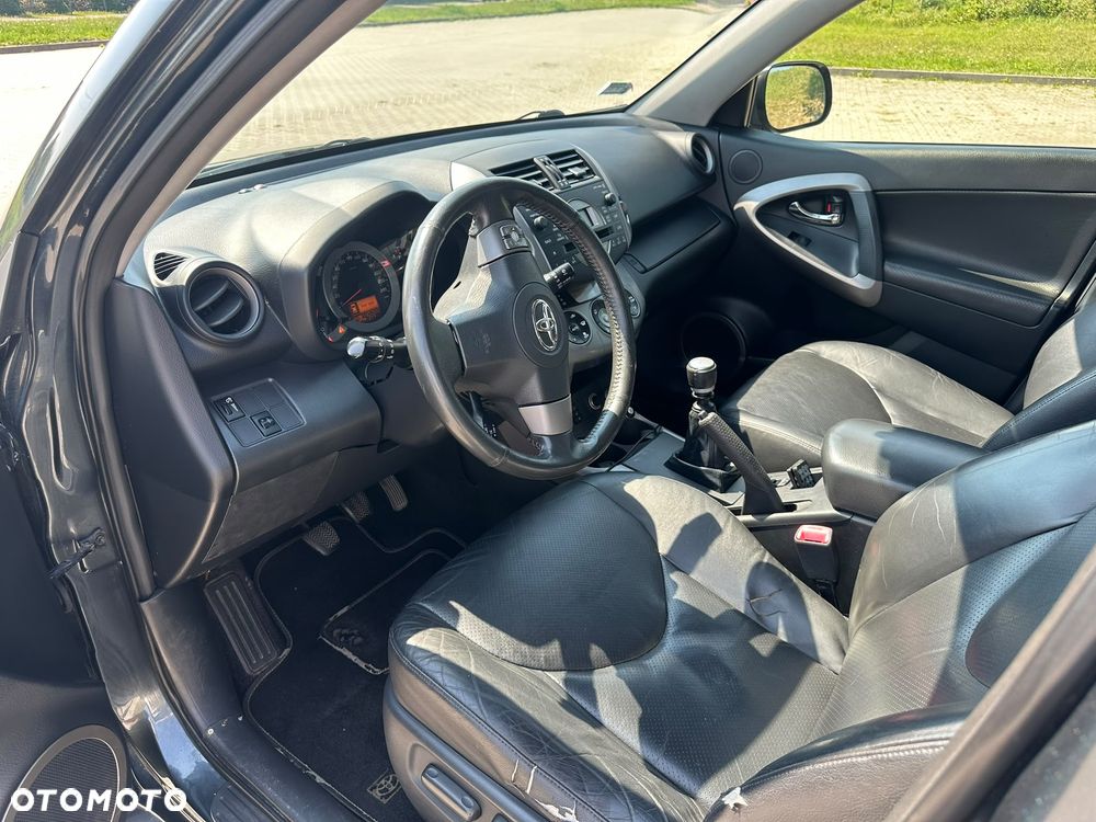 Toyota RAV4 2.2 D-4D Premium - 7