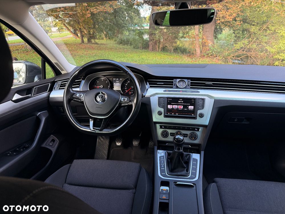 Volkswagen Passat 2.0 TDI SCR (BlueMotion Technology) Comfortline - 14