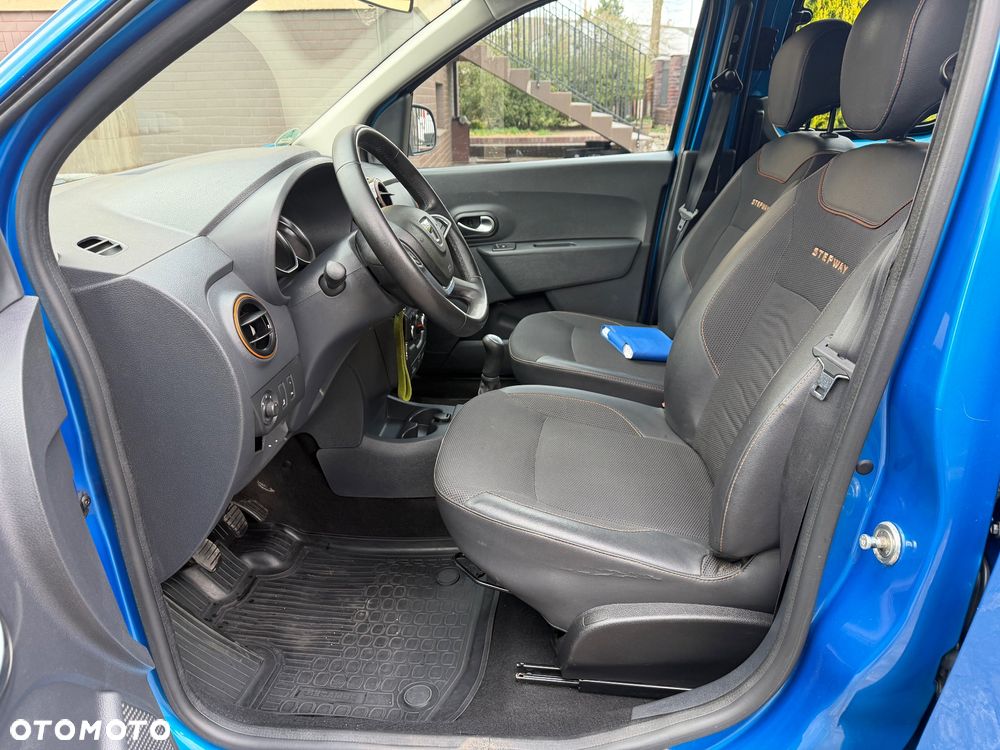 Dacia Dokker TCe 115 Stepway Celebration - 29