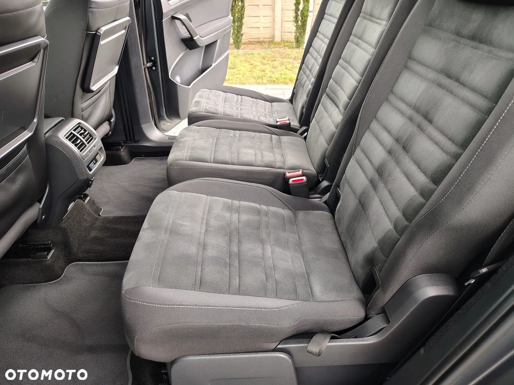 Volkswagen Touran - 16