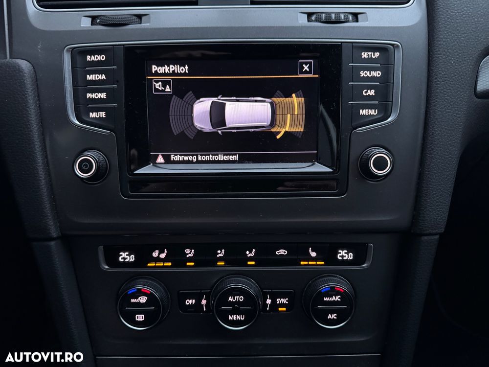 Volkswagen Golf Variant 1.6 TDI BlueMotion Technology Lounge - 12