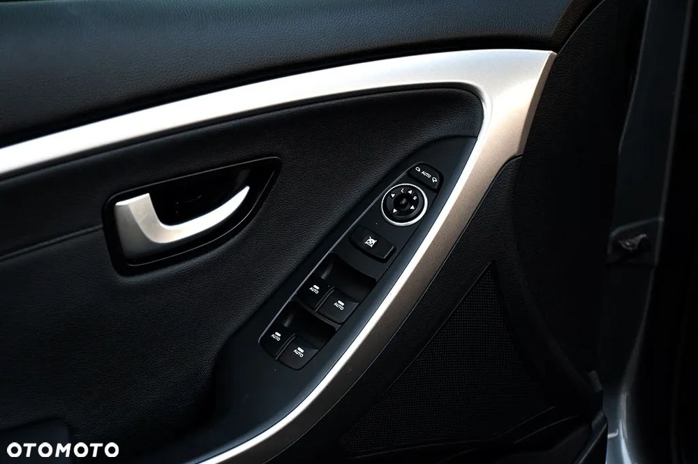 Hyundai i30 1.6 CRDi Premium - 36