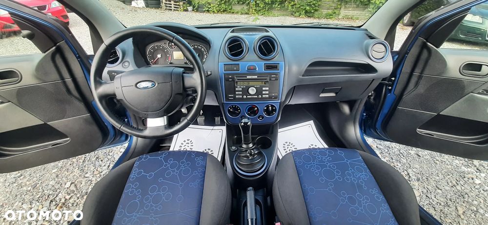 Ford Fiesta - 24