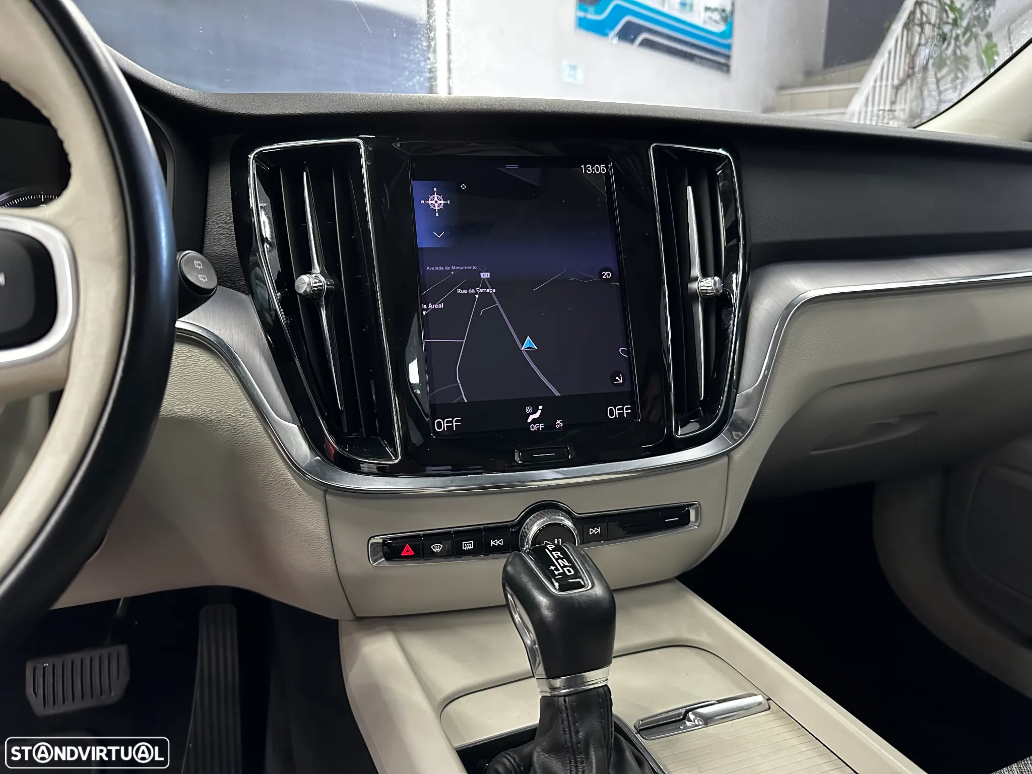 Volvo V60 2.0 D4 Momentum Geartronic - 21