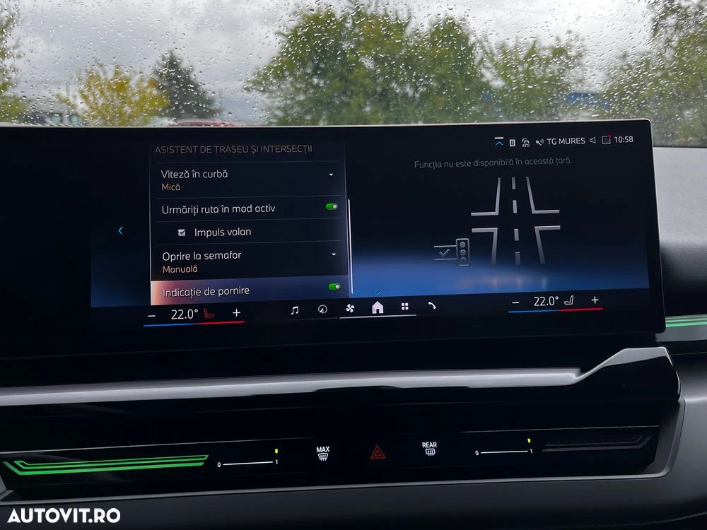 BMW Seria 5 520i AT MHEV - 33
