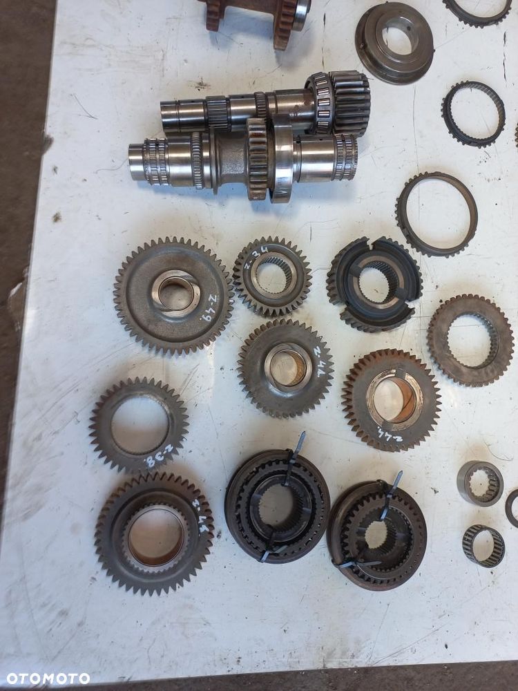 Koło zębate,wałek,tryb,choinka,Z25 Z41 Z37 81873139,Z38 Z37 Z33 81866524,Z46 Z38 81871991,Z23 Z29 Z44 81872802 New Holland Ford - 8