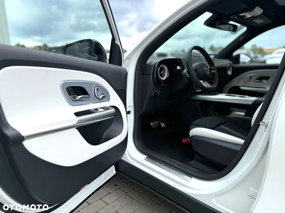 Mercedes-Benz GLB - 17