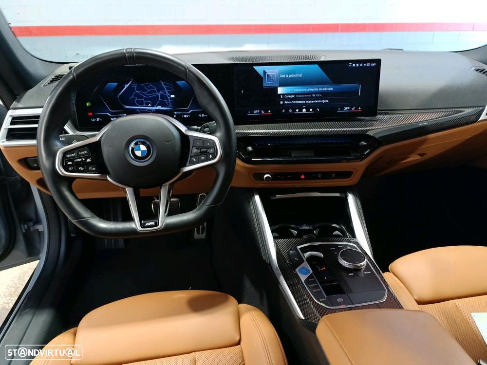 BMW i4 eDrive35 Edição Desportiva M - 8