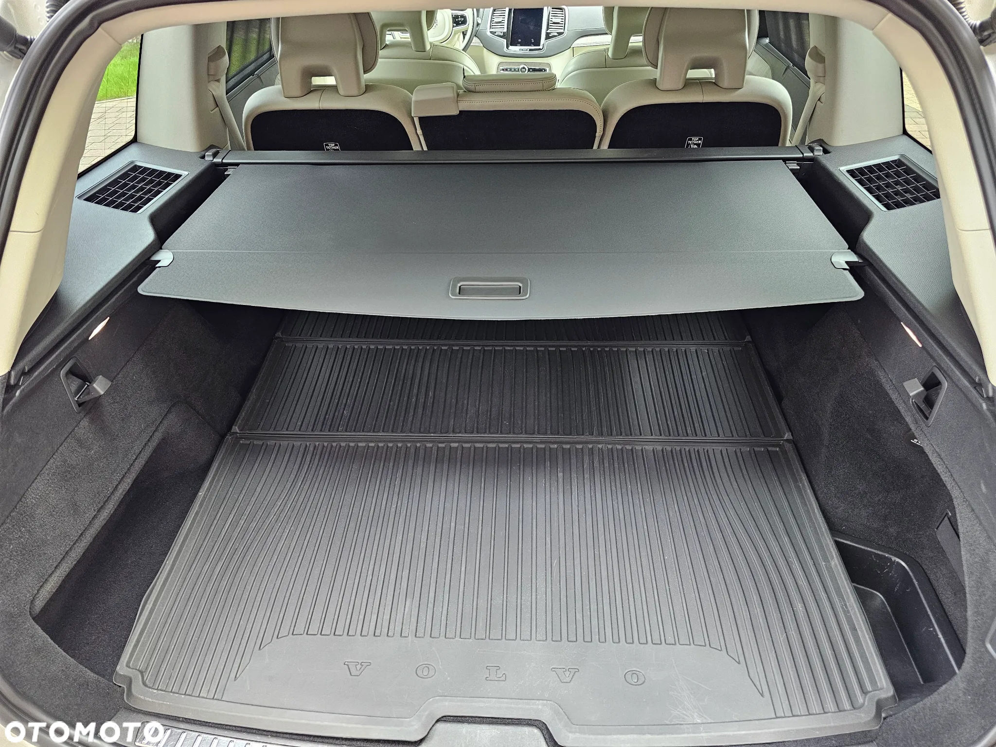 Volvo XC 90 - 8