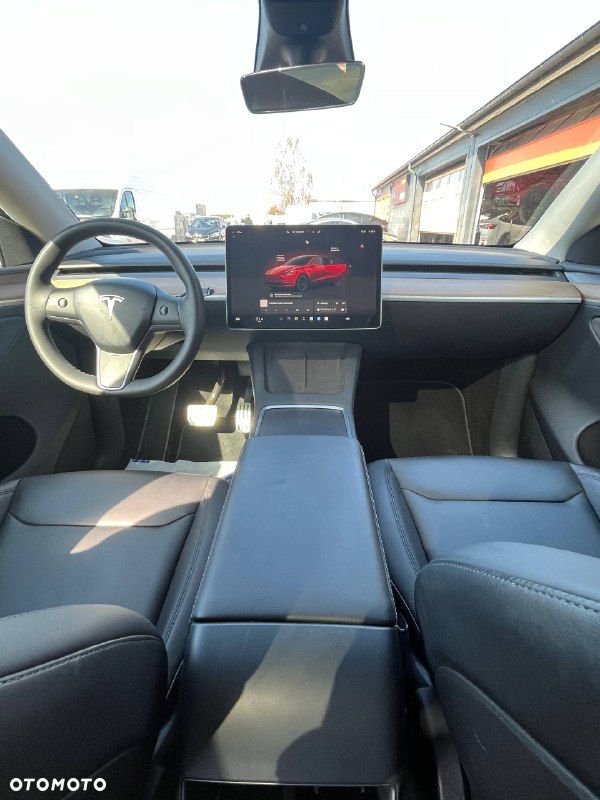 Tesla Y Performance Dual Motor AWD - 10