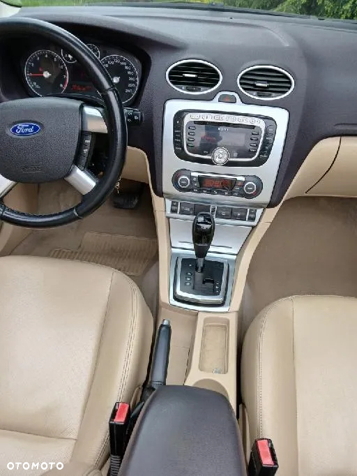 Ford Focus CC 2.0 Titanium - 13