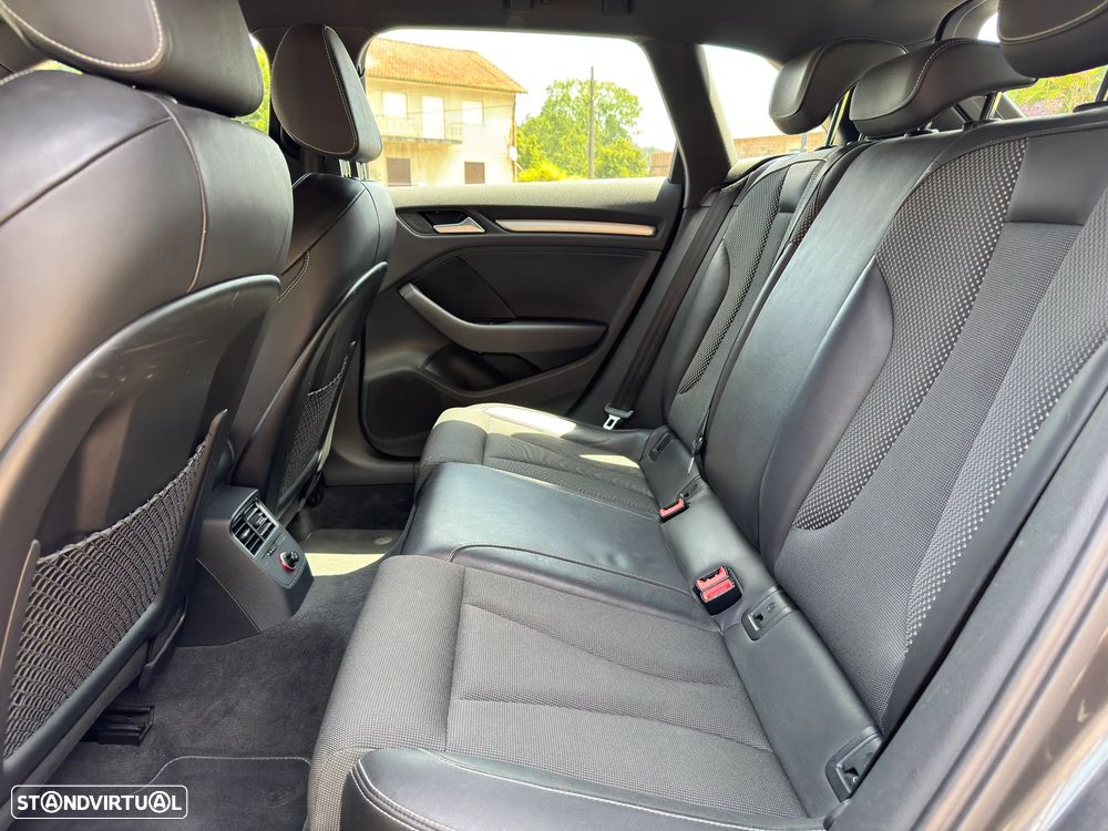 Audi A3 Sportback 1.6 TDI DPF S line Sport Pack - 12