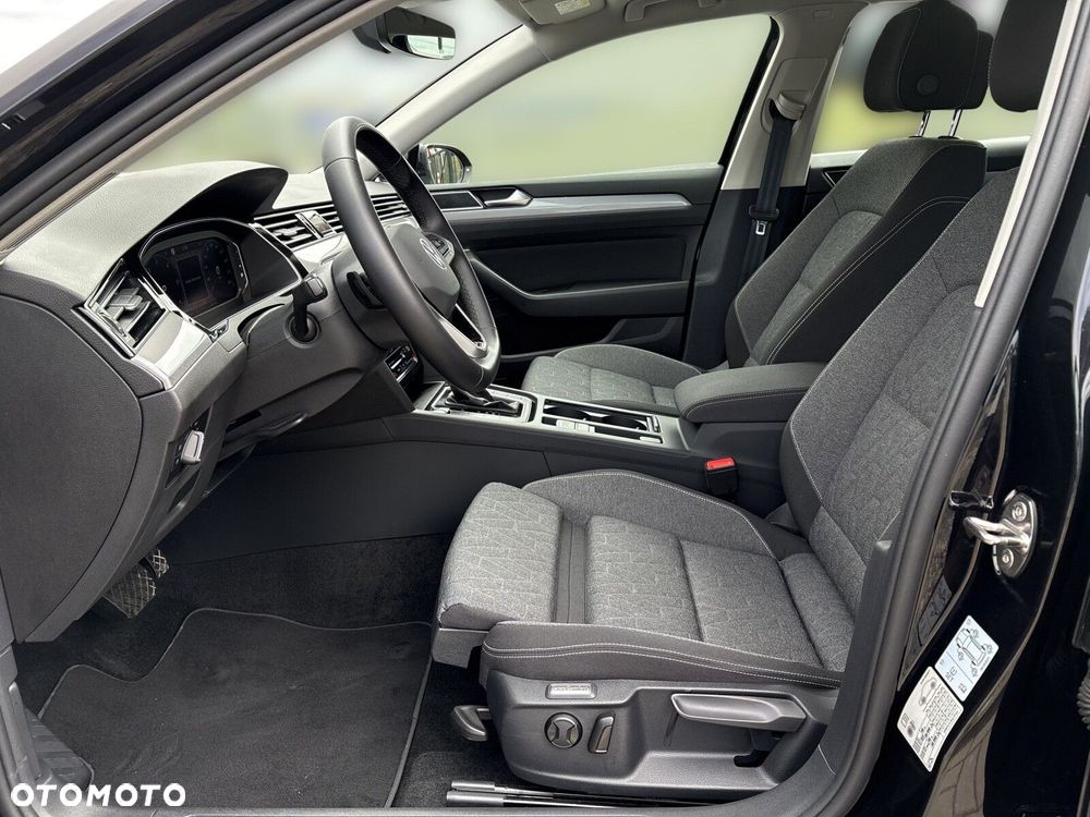 Volkswagen Passat - 11