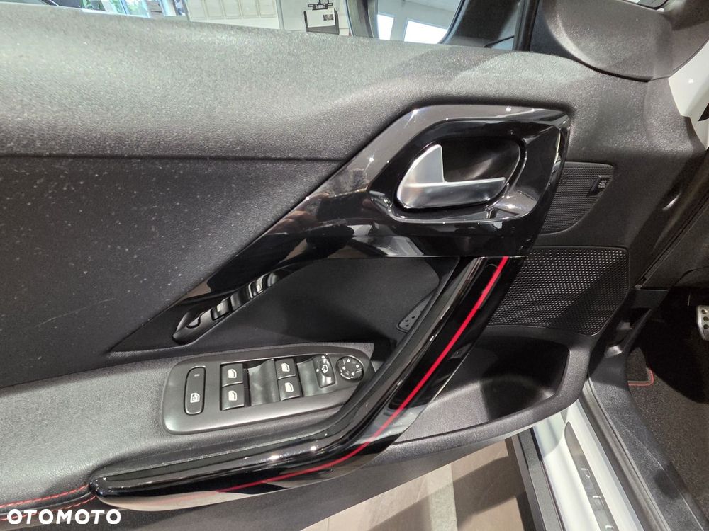 Peugeot 2008 1.2 PureTech Allure S&S - 13