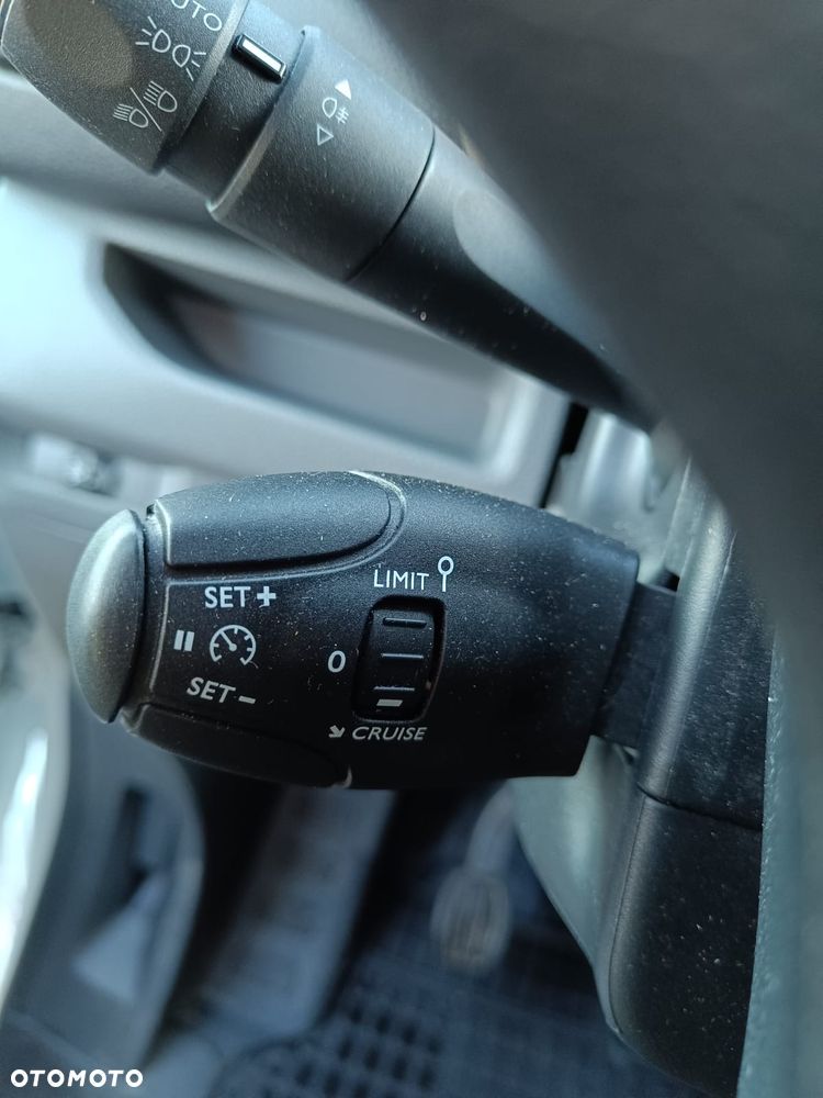 Opel VIVARO - 9