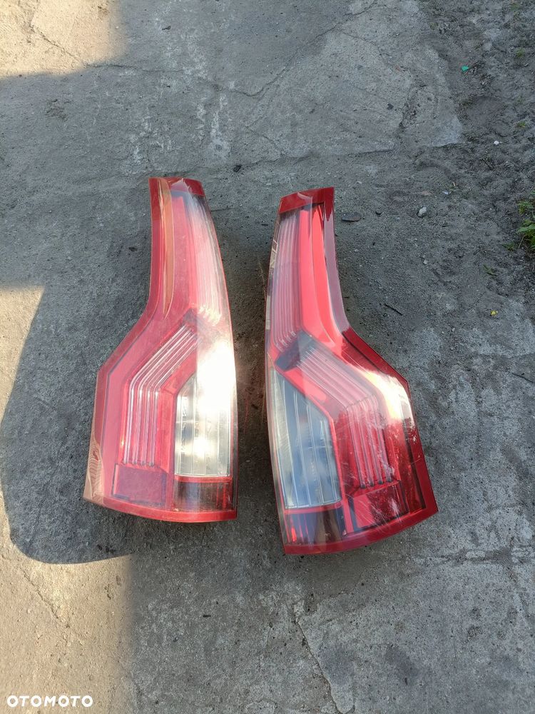 C4 Grand PICASSO I lampa tył kompletna - 1