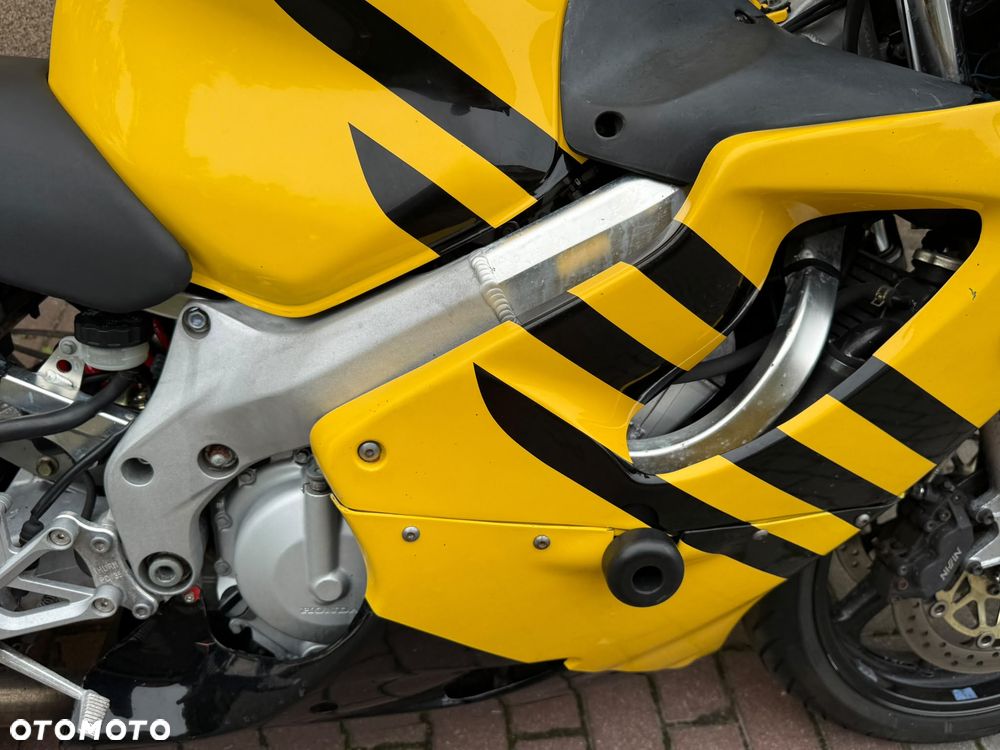 Honda CBR - 27