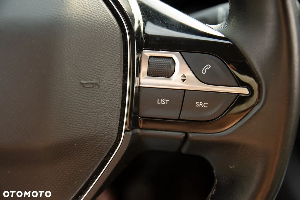 Peugeot 3008 1.2 PureTech Allure S&S - 12