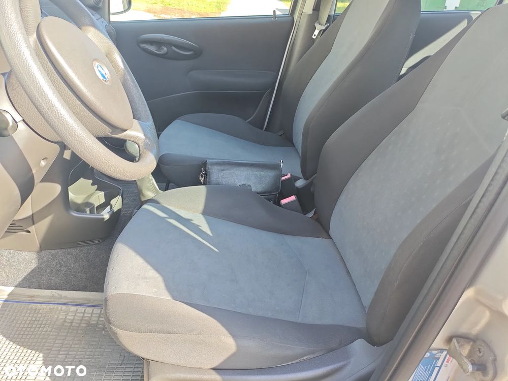 Fiat Punto 1.2 8V Active - 12