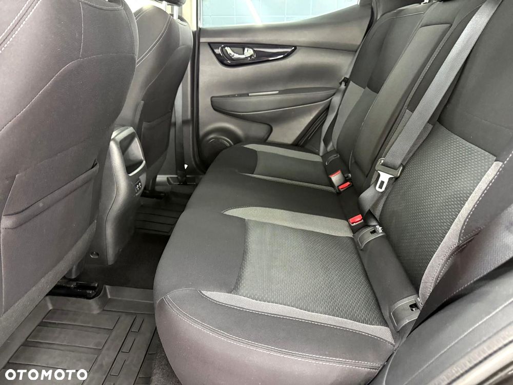 Nissan Qashqai 1.3 DIG-T N-Connecta - 24