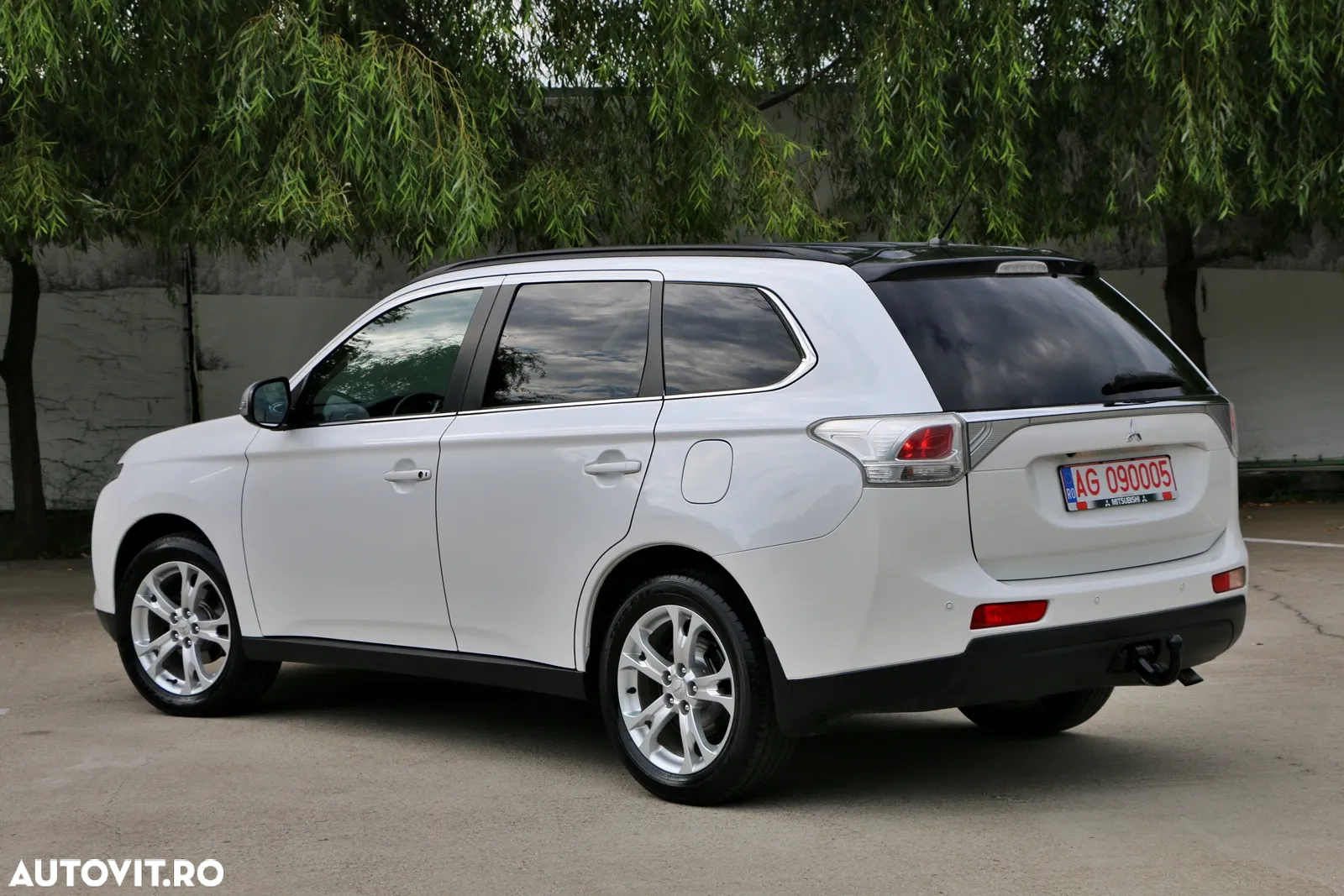 Mitsubishi Outlander 2.2 DI-D 4WD Automatik Diamant Edition - 3