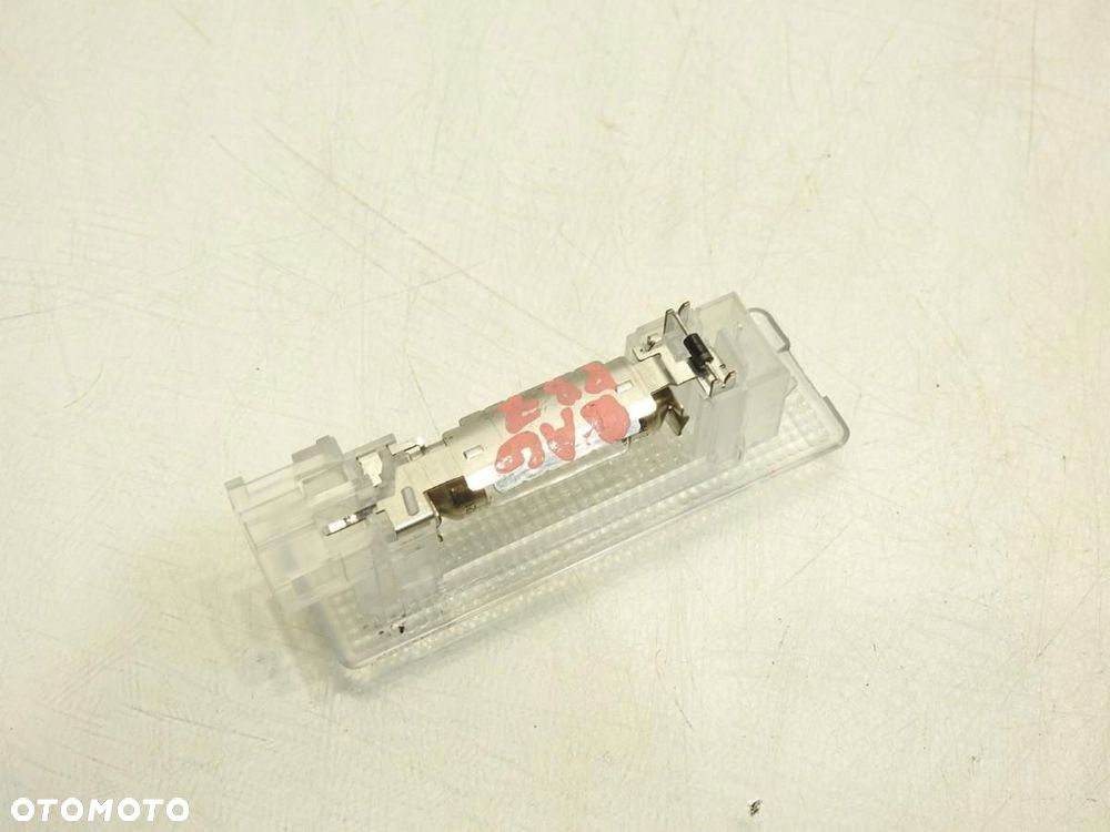 LAMPKA OŚWIETLENIE WNĘTRZA TYŁ VW PASSAT B7 KOMBI 5K0947101 - 3