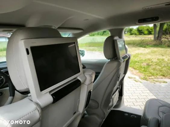 Chrysler Pacifica - 21
