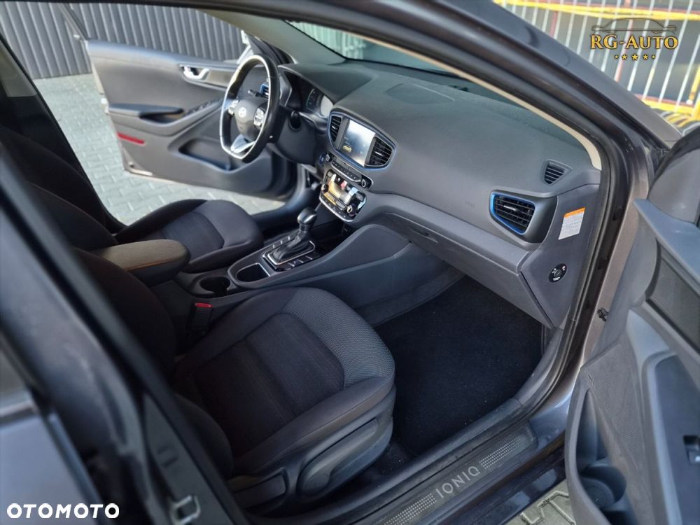 Hyundai IONIQ - 31