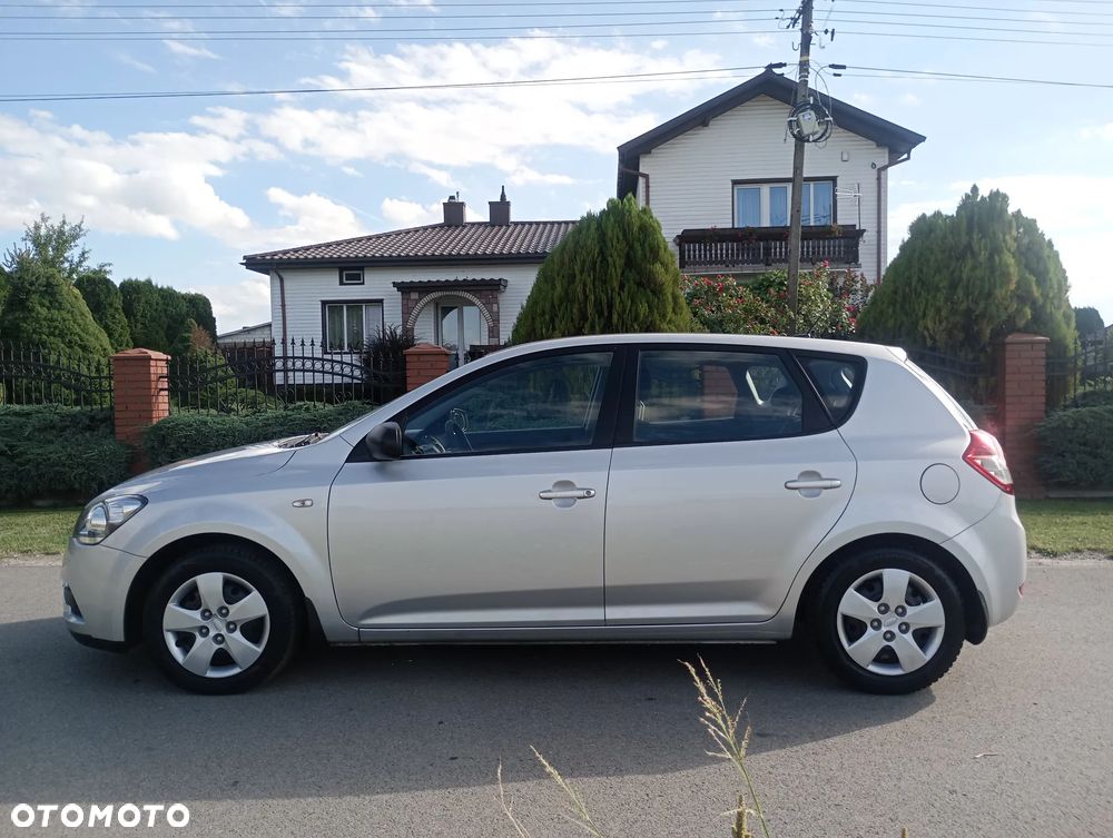Kia Ceed 1.4 CVVT Attract - 2